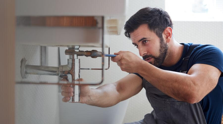 Expert burst pipe repair services in New Baltimore, MI